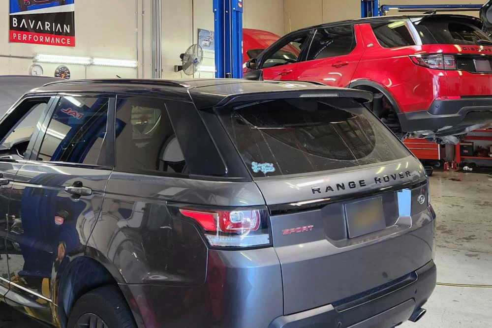 Land Rover Maintenance Services With Solo Motors